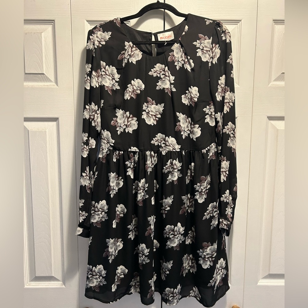 Floral Long Sleeve Dress - Black and White